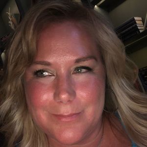 Meet your Posher, Elise